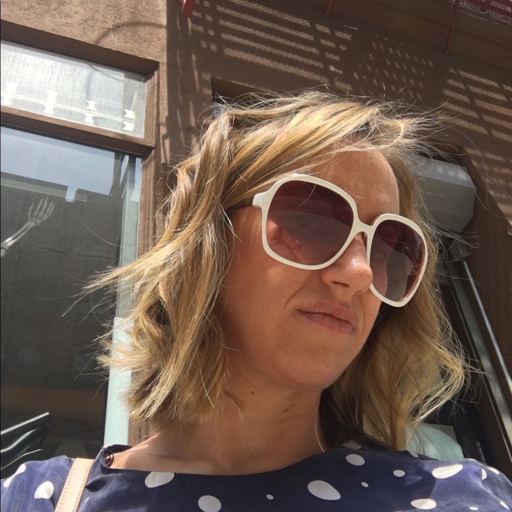 Meet your Posher, Claudia